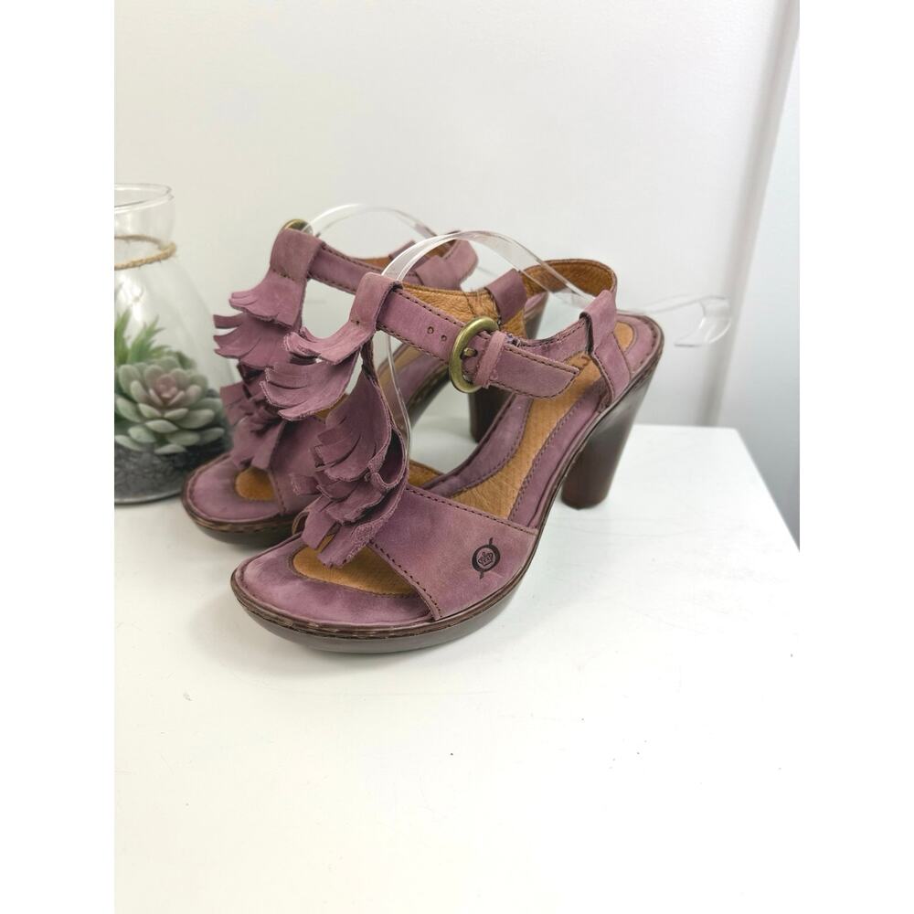 Beautiful Women’s Born Sandals Size 7